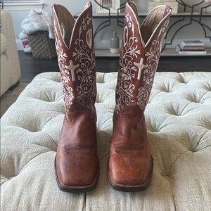 Twisted X Brown Leather Western Heeled Boots with White Embroidery